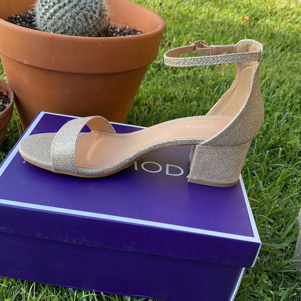 Heels - Picture 4 of 7